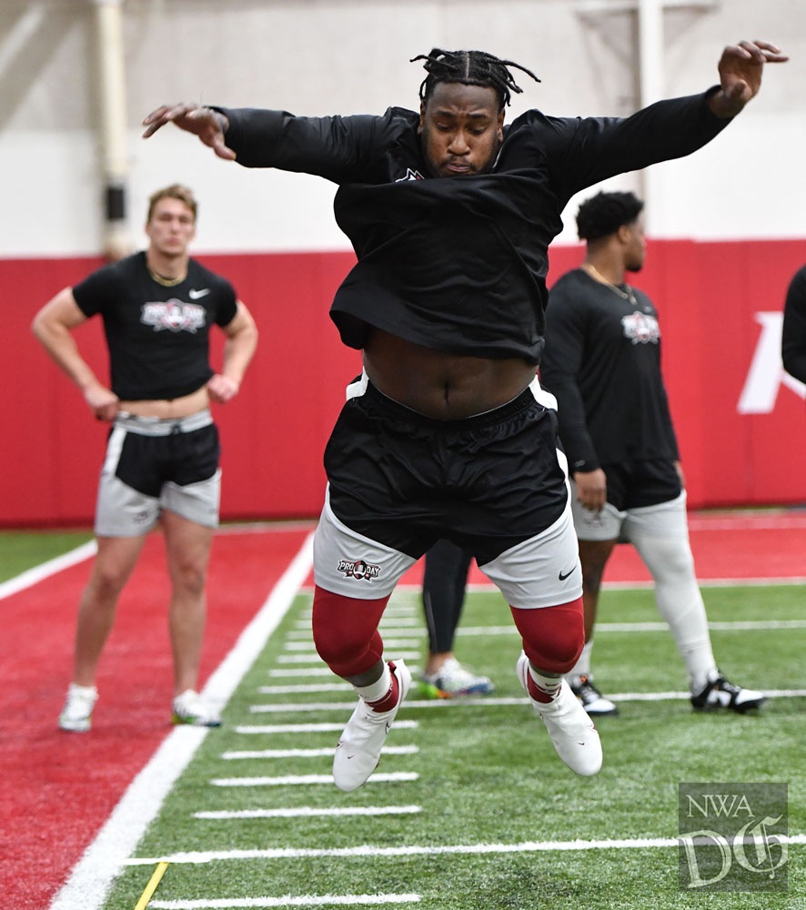 NWADemGaz Photos on Twitter "UA FOOTBALL Arkansas players work out