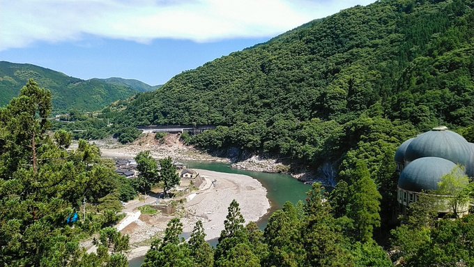 球磨村エメラルドロード素敵な道です(*^^*)夏目友人帳の聖地を巡礼される際に通るのもオススメです♪豪雨災害の復興半ばの