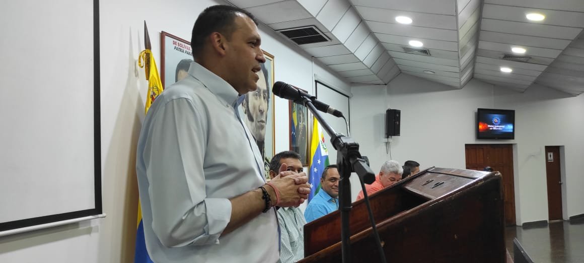 Enmarcado  en la transformación de nuestra industria Nacional queda instalado el Órgano Superior de Industria del Edo <a href="/Apure_Rebel_MRT/">@Apure_MRT</a> , parte  del <a href="/IndustriasVE/">Ministerio de Industrias y Producción Nacional</a> y su ministro compañero @HAbreuMRT
#ComunaYProducción 
#CorruptosTrasLasRejas
<a href="/NicolasMaduro/">Nicolás Maduro</a>