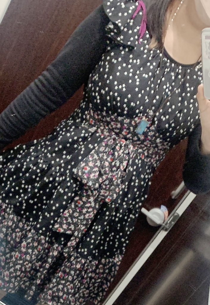 本メル　ANNA SUIワンピと、フォロワー手作りネックレス https://t.co/xj5S0wMzz0