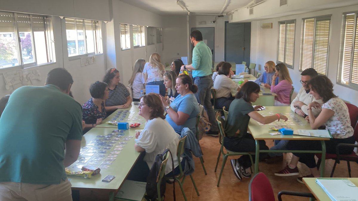 BartraCasas's tweet photo. @BartraCasas,esta tarde @aulaenjuego de la mano de Juan Carlos Ruiz y Pedro Giraldo para impartir ABJ atendiendo al alumnado que presenta NEAE. Profes aprendiendo y jugando desde el diseño de SdA @cepcordoba https://t.co/GYJ5oZVTqv