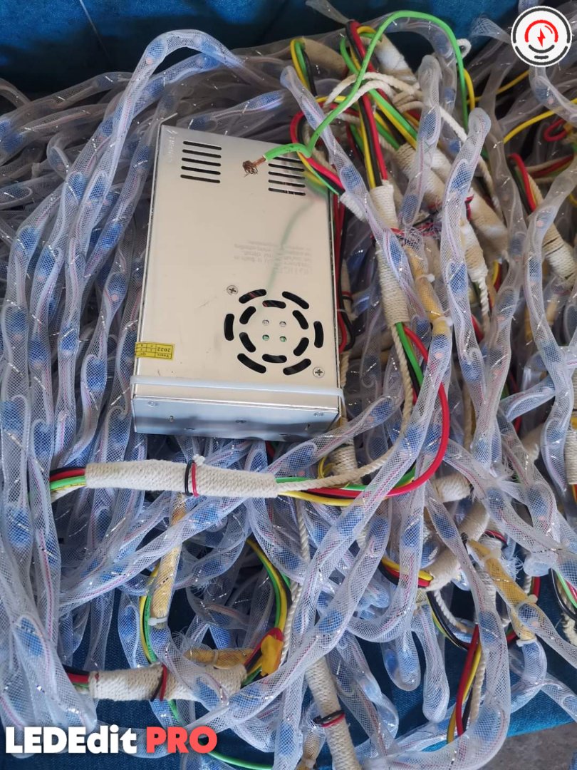 lededitpro's tweet photo. Pixel LED Thoranam using 1903UCS and T1000s controller Design By LEDEdit PRO
Buy on my website: https://t.co/61Vy63SGqz
💛 Follow me @lededitpro
🧲 Tags:
#LEDEdit #LEDEdit2014 #LEDEditEffects #T1000s #lededitpro https://t.co/gzo7SDUxl1