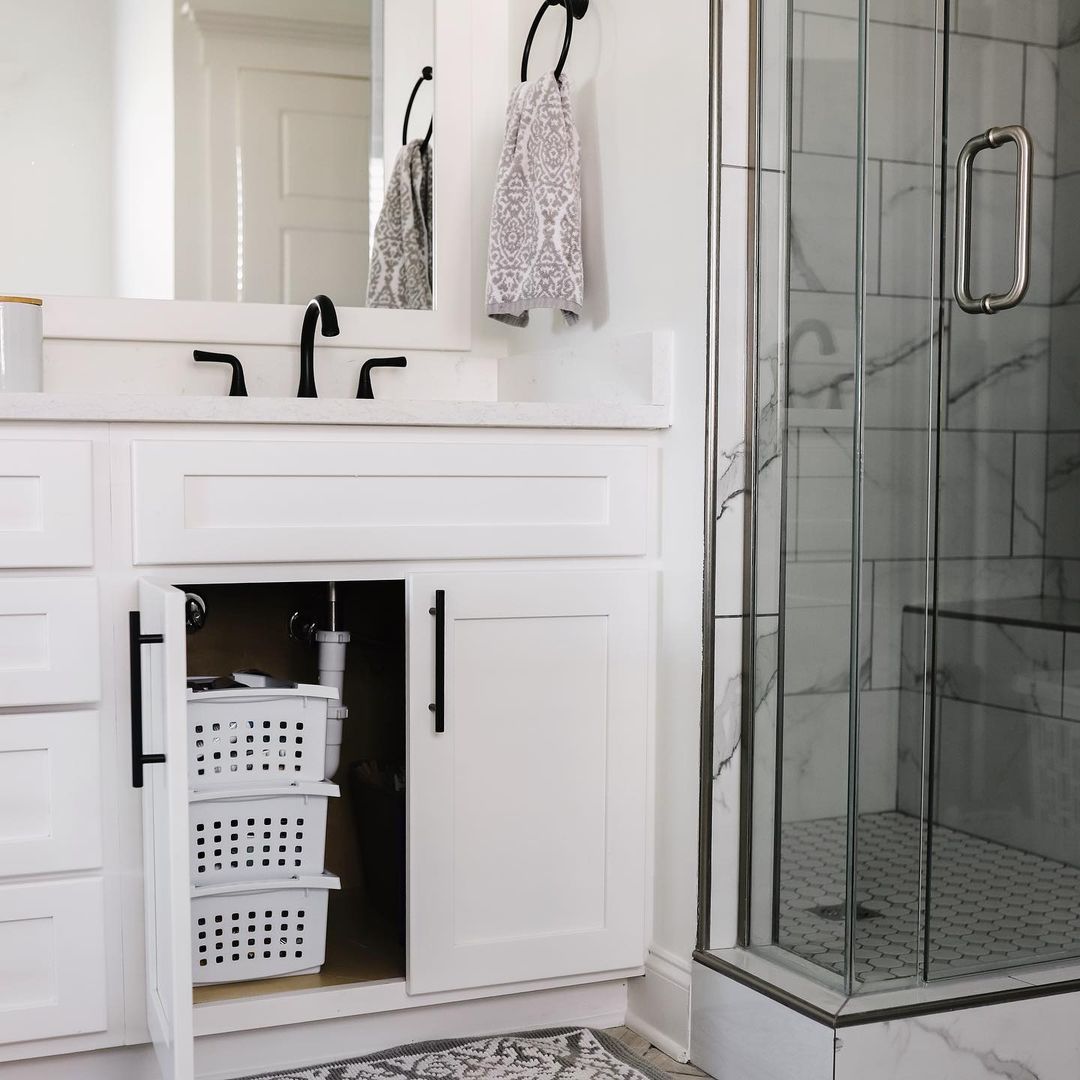 Sterilite_Corp's tweet photo. It's never too late in the season to start your spring organization, and the perfect room to start with spring cleaning is the bathroom!✨ Our Stacking Baskets are the ideal solution for under-the-sink organizations.
#sterilite #sterilitenation #organization #lessmess https://t.co/GXl8IQxSKB