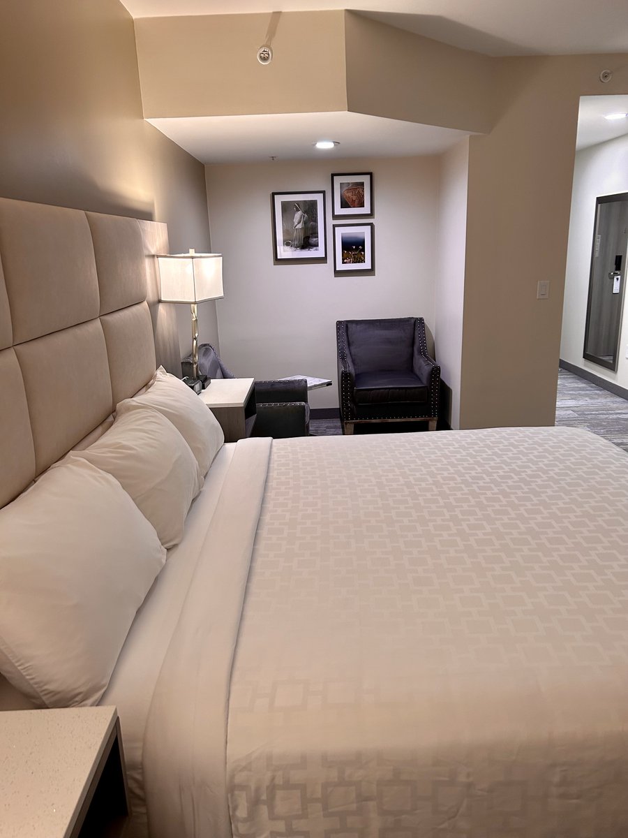 ApacheGoldCR's tweet photo. Ready to hit the jackpot of relaxation! 🎉🌟🎰 
Checking in at Apache Gold Casino hotel for the weekend getaway of a lifetime! ☀️ #ApacheGoldCasino #WeekendVibes #HotelStaycation #JackpotOfRelaxation #casinolife https://t.co/9pmA7AroK2