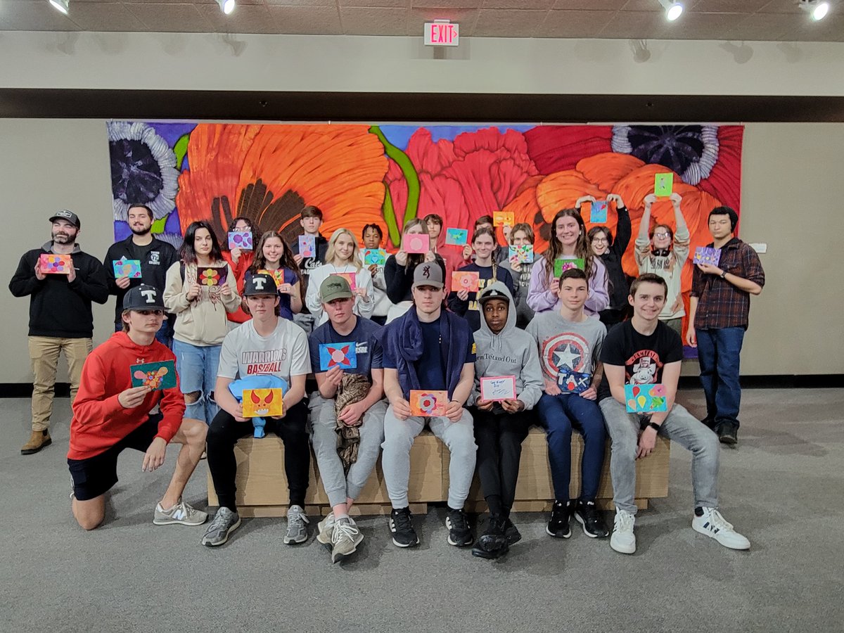 We’ve had several school groups visit this week! 6 grade journalism from Paducah &amp; Trigg Co. high-schoolers
Many were first time visitors to NQM. They encountered quilts from around the world on guided tours through the galleries &amp; created fused art cards.
#ArtsEd #museums #quilt