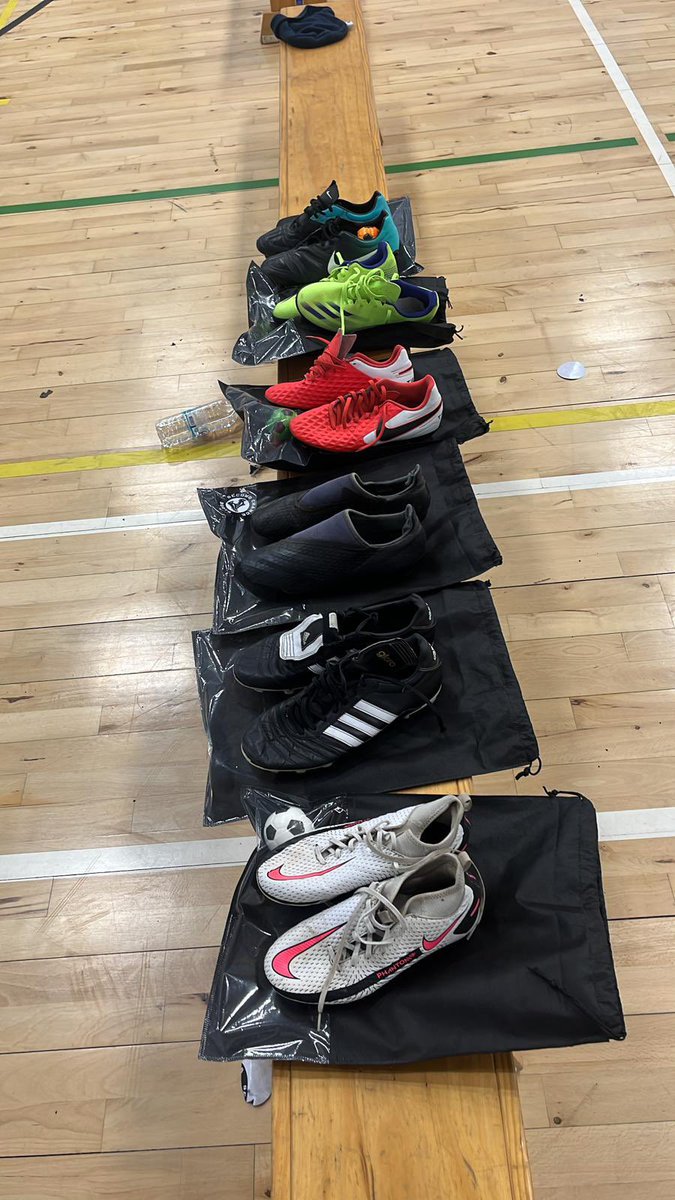 HarrisMertonPE's tweet photo. A massive thank you to Second Chance Boots who donated 6 pairs of football boots to us this week. With the cost of living crisis, these boots are hugely appreciated and will go a long way with our students. Thank you once again for this partnership, such an amazing donation ⚽️🤝🏼 https://t.co/g7HhZn9lPP