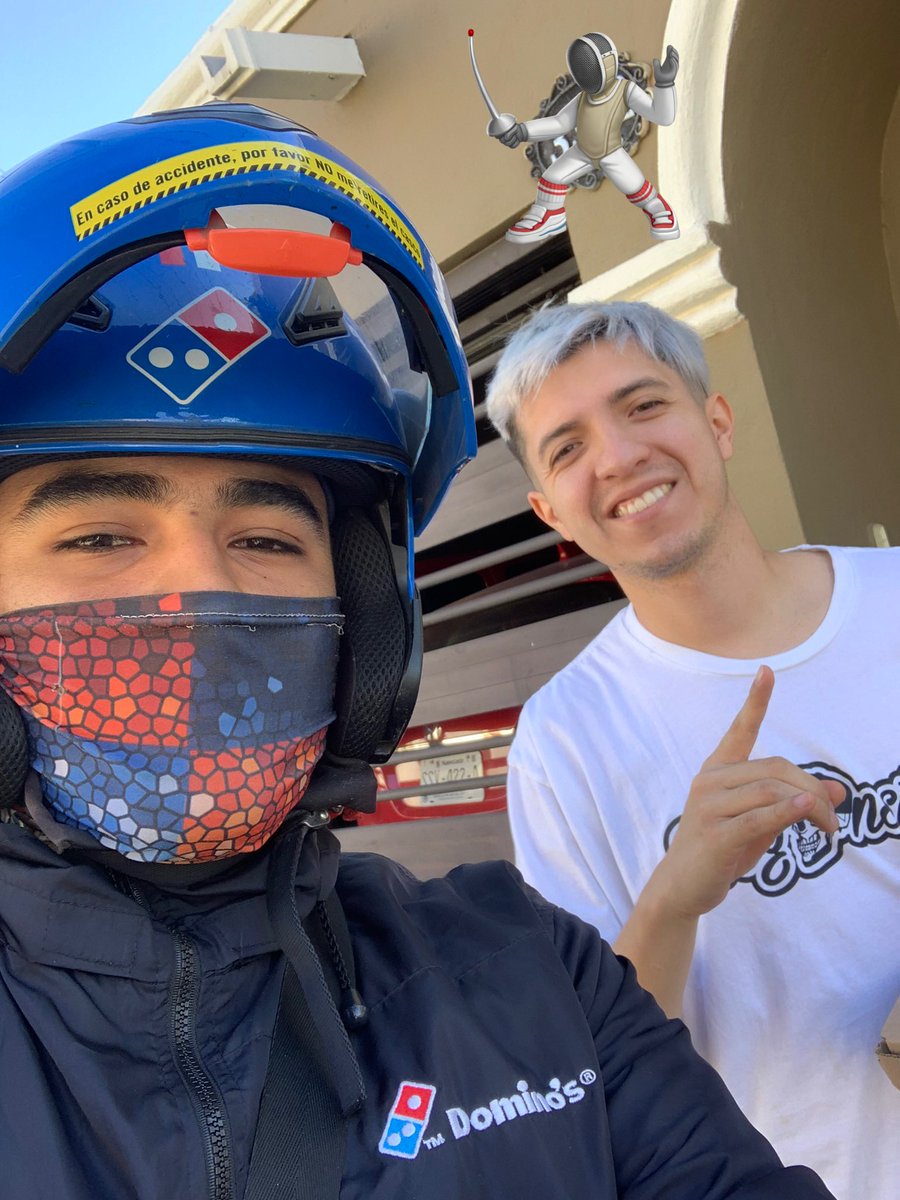 ramseseitor's tweet photo. El repartidor con mas suerte de Dominos MX😎😅 @fmsmex @skiper_rmz https://t.co/mWn9el60WY