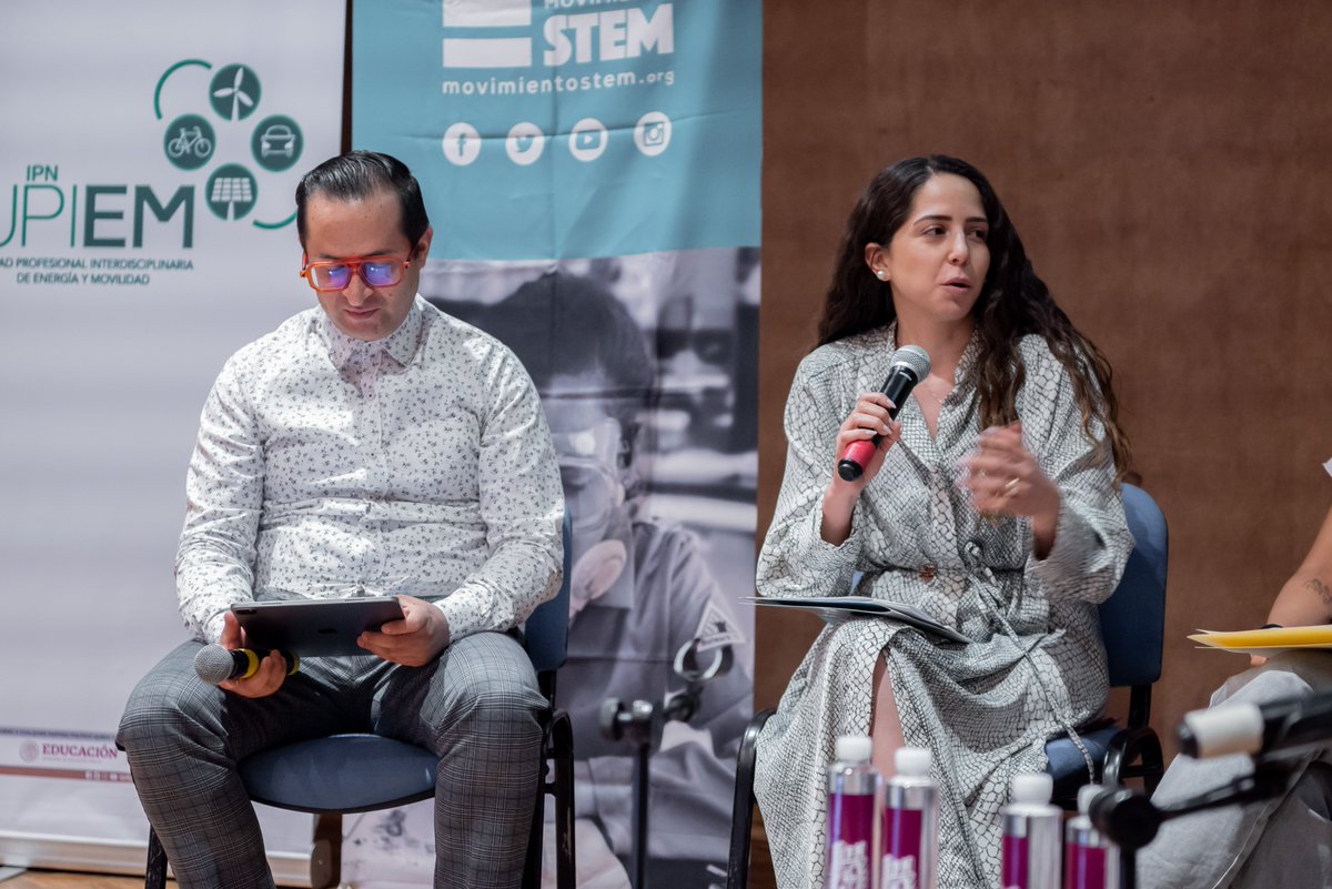 FernandaDom's tweet photo. ¡Gracias por la invitación a este panel tan interesante @IPN_MX! Hablamos de la creciente importancia de programas STEM y de sumar a más niñas y mujeres a estas áreas. Muy buenas ideas y mucho trabajo por hacer. 

@imcomx  @MovimientoSTEM @honeywell https://t.co/GtcS1ELUZH