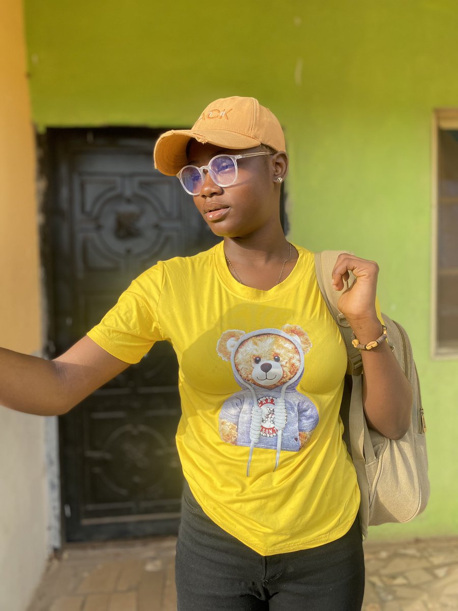 Vibe_Kemi's tweet photo. Yellow and Black makes a very beautiful combination.
💛🖤
#Colors #eksu #animalscientist #agriculture https://t.co/AsSux3mmFs