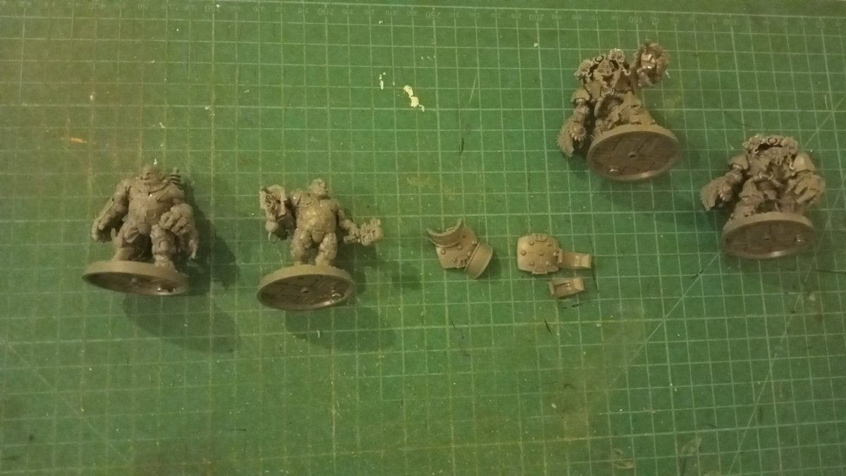 BreakingRadz's tweet photo. Boom all built just waiting for the magnets to dry #necromunda #ambot #paintalltheminis https://t.co/k2e68gdPcX