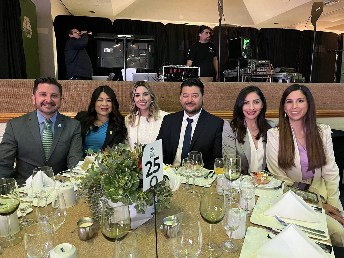 David Pérez Tejada P (@davidptp07) on Twitter photo Felicito a nuestro Amigo Carlos Jaramillo Silva, por su Toma de Compromiso Presidente <a href="/CCETijuana/">CCE Tijuana</a> y al presidente saliente Francisco Rubio Rangel. ¡Enhorabuena! A seguir trabajando juntos por el bien de la Megaregión #CaliBaja 🇲🇽🤝🏾🇺🇸 Felicito a nuestro Amigo Carlos Jaramillo Silva, por su Toma de Compromiso Presidente <a href="/CCETijuana/">CCE Tijuana</a> y al presidente saliente Francisco Rubio Rangel. ¡Enhorabuena! A seguir trabajando juntos por el bien de la Megaregión #CaliBaja 🇲🇽🤝🏾🇺🇸