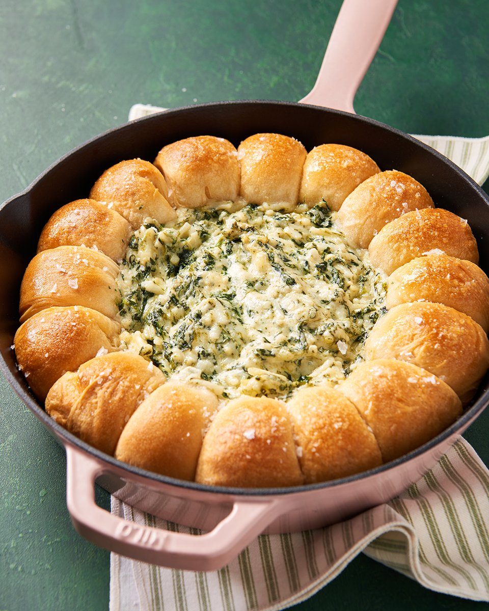 FollowYourHeart's tweet photo. Find us making this Vegan Cheesy Spinach Pull Apart Bread for the unforeseeable future 🤤. Our #DairyFree Shredded Mozzarella and Original Vegenaise are the creamy, dreamy, all-star duo featured in this decadent dish.

Recipe ➡️ https://t.co/2jhqL07IA1 https://t.co/U1YZuwRsHk