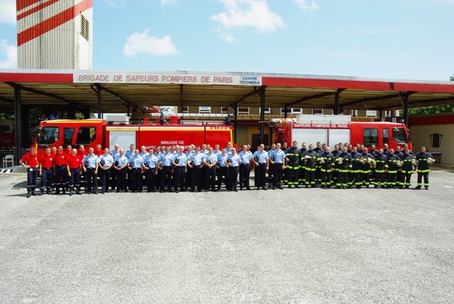 SpecsOpsCenter's tweet photo. N’OUBLIONS PAS 🇫🇷

Ce matin, un sapeur-pompier de la brigade des pompiers de Paris affecté en Guyane est décédé dans le cadre d’une intervention d’urgence. 

Une grande pensée pour ses proches, ses frères d’armes et sa famille. 

Qu’il repose en paix 🧑‍🚒🕊️🇫🇷. https://t.co/JorDsATiRS