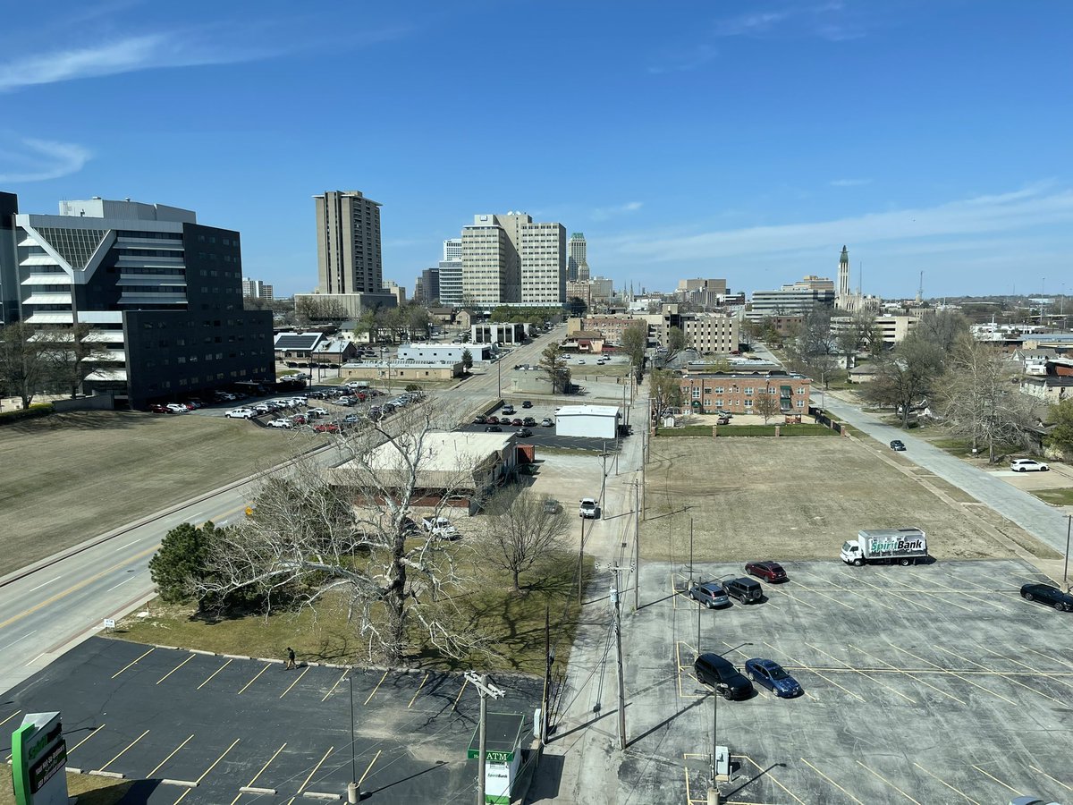 SeeMeU's tweet photo. Downtown #Tulsa today #SeeMeU https://t.co/EuAc41R6sw