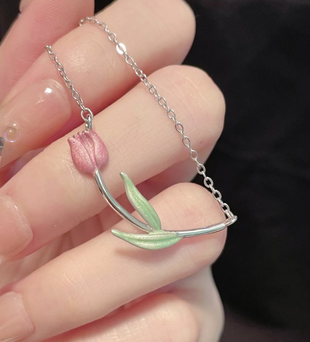 piinkibun's tweet photo. tulip necklace https://t.co/C3bG5QTjiS