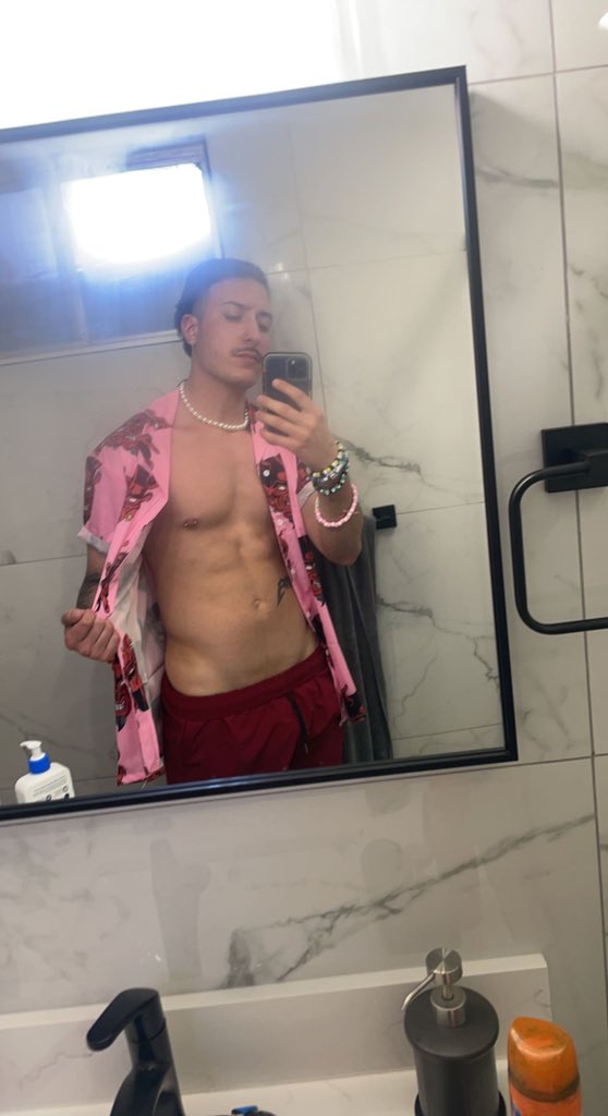 SaintAnthonyyy's tweet photo. Here’s a couple of photos of me to update my Twitter, just grew a mustache https://t.co/XaWgSwIHwT