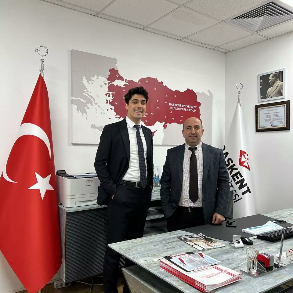 KonyaIpd's tweet photo. The works, which were highly appreciated, added a different atmosphere to our office. In this positive environment, our medical director Dr. Ömer Ali Kerküklü, together with the valuable representative of Modelz, Mr. Enes Ünveren, made comprehensive evaluations about the https://t.co/pReuem7vn2