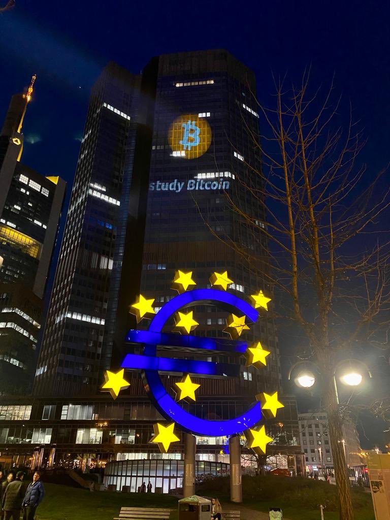 🇪🇺 The #Bitcoin logo being projected onto the European Central Bank in Frankfurt, Germany 🇩🇪