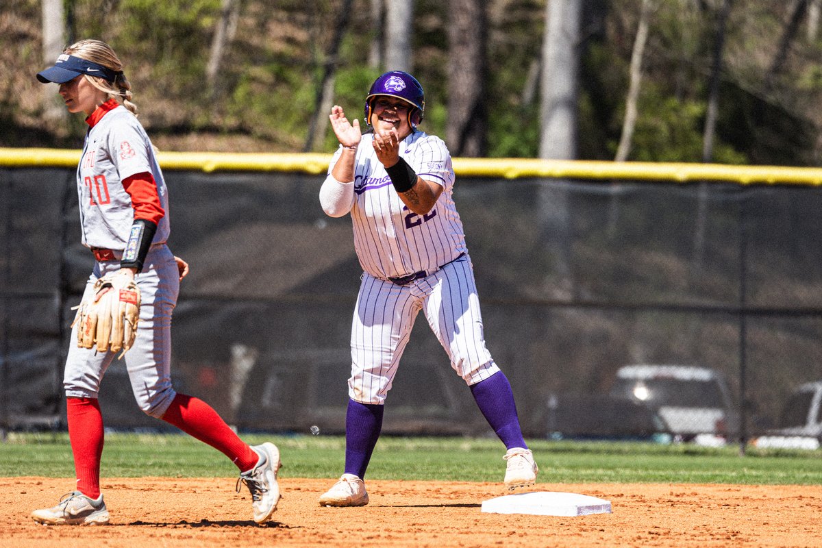 CatamountSB's tweet photo. Whee win first game! https://t.co/zbrY6Nr12K