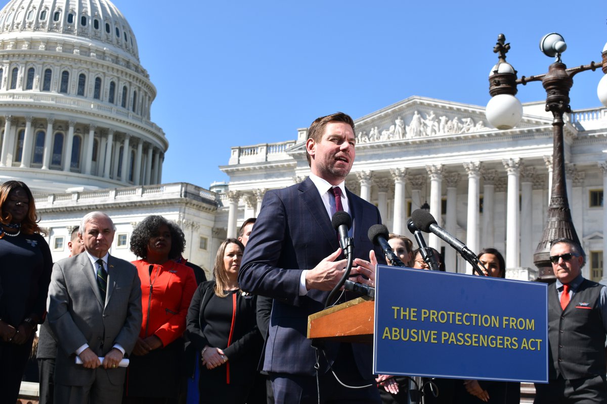 Today, I joined <a href="/SenJackReed/">Senator Jack Reed</a> &amp; <a href="/RepBrianFitz/">Rep. Brian Fitzpatrick 🇺🇸</a> in re-introducing the Protection from Abusive Passengers Act. Incidents involving abusive passengers increased by nearly 600% between 2019 - 2022. Our bill provides a simple solution - if you’re violent in our skies, you can't fly.