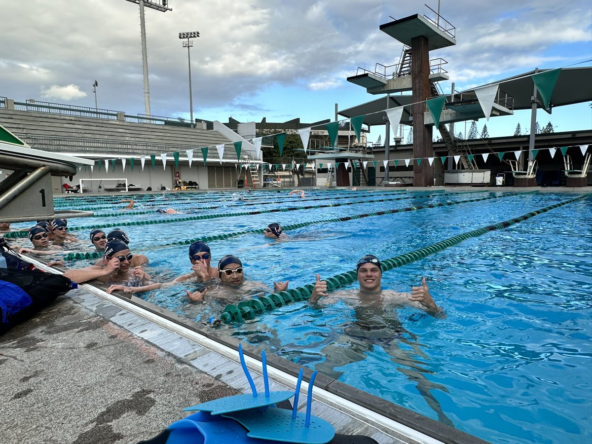 ViewpointSwim's tweet photo. Enjoying our time in Hawaii training this week. Not a bad way to spend Spring Break. #oohrah #swimfam https://t.co/7LtDzVCSyo
