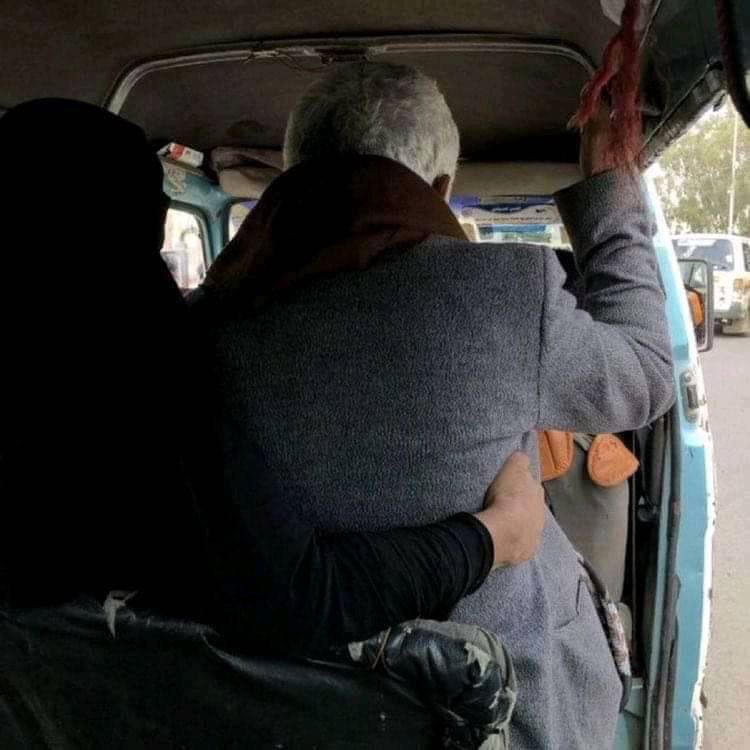 وكأنك اتخلقتي عشان تخافي عليّا.♥️
 _ الأبنودي