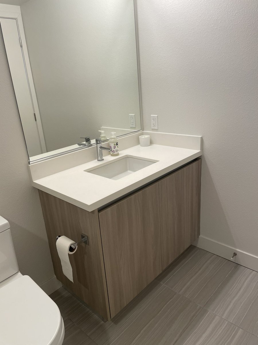 davidov_eli's tweet photo. ‼️VACANT BEDROOM‼️
+ private bath &amp; walk-in closet in spacious 2 bed apartment in VOX, Culver City

DM for more info. https://t.co/0PS7NGWHhV