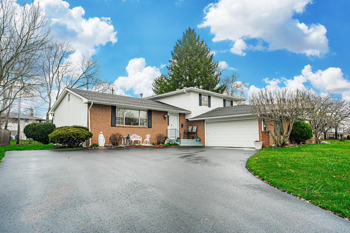 candhteamlive's tweet photo. Do you know someone looking for a great #property in #Columbus?   #realestate https://t.co/CeBOGQXvSU https://t.co/eNmvjQ3YL3