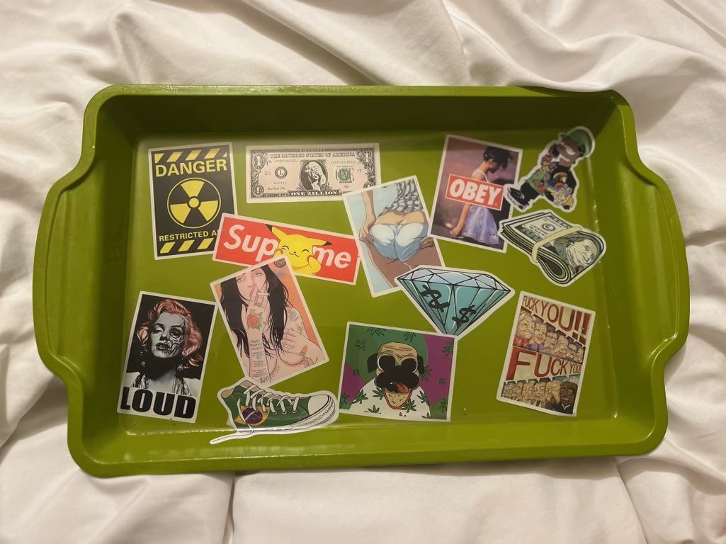 GroovySoulsCS's tweet photo. HI LOVES!💚💜💚💜
.
.
We still have the tray available, get it before it’s gone!!
‼️Make it a set with matching ash tray & mini storage container‼️
#420content #420friendly #rollingtray #resin #resintray #resinrollingtray #resinart #ashtray #stoner #supportsmallbusiness https://t.co/W7s9WwluLs