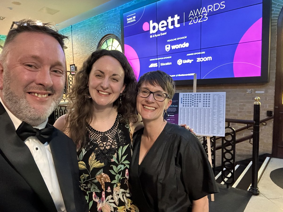ICTEvangelist's tweet photo. So honoured to be the guest of the amazing @nowpressplay at the #BettAwards2023 tonight with @nppalice & @Tillybrooke_ - thank you 🙏 #EdTech #EduTwitter https://t.co/vJQbsAbLUu