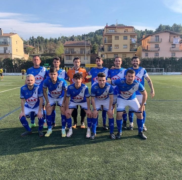 CfSamper's tweet photo. Jornada 21|| Valderrobres 3-0 Samper

No pudo ser, el equipo peleó, pero los locales supieron imponerse en su campo. Toca pensar en Torrecilla 

#AupaSamper #50AñosDeBarro https://t.co/0pymOTpW49