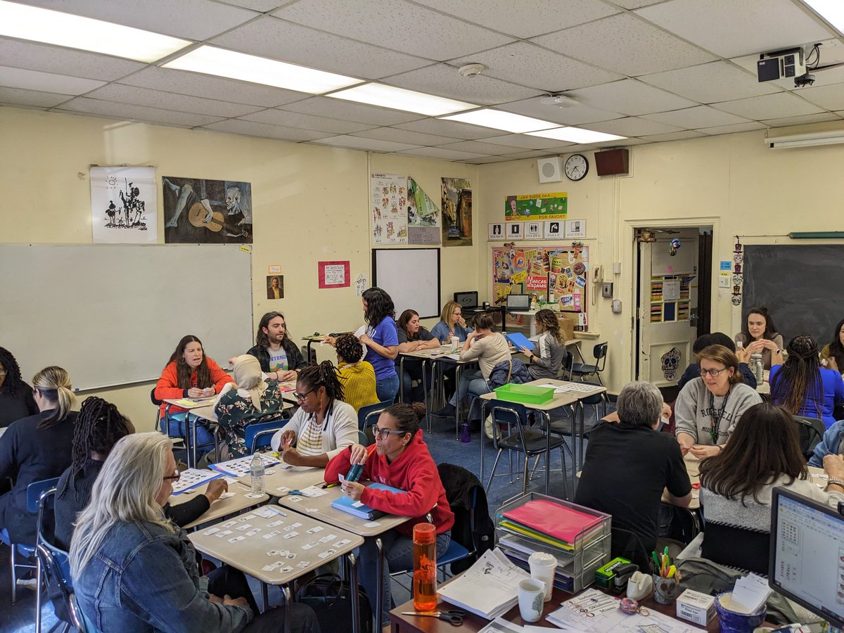 RMS_PrideWO's tweet photo. ¡Hoy es el primer dia de la clase de Espanol para los trabajadores de las escuelas de West Orange! @woschools
#vamosaaprender #espanol #inmersiontotal #aprendemosjunto https://t.co/NlWiwIw7lY