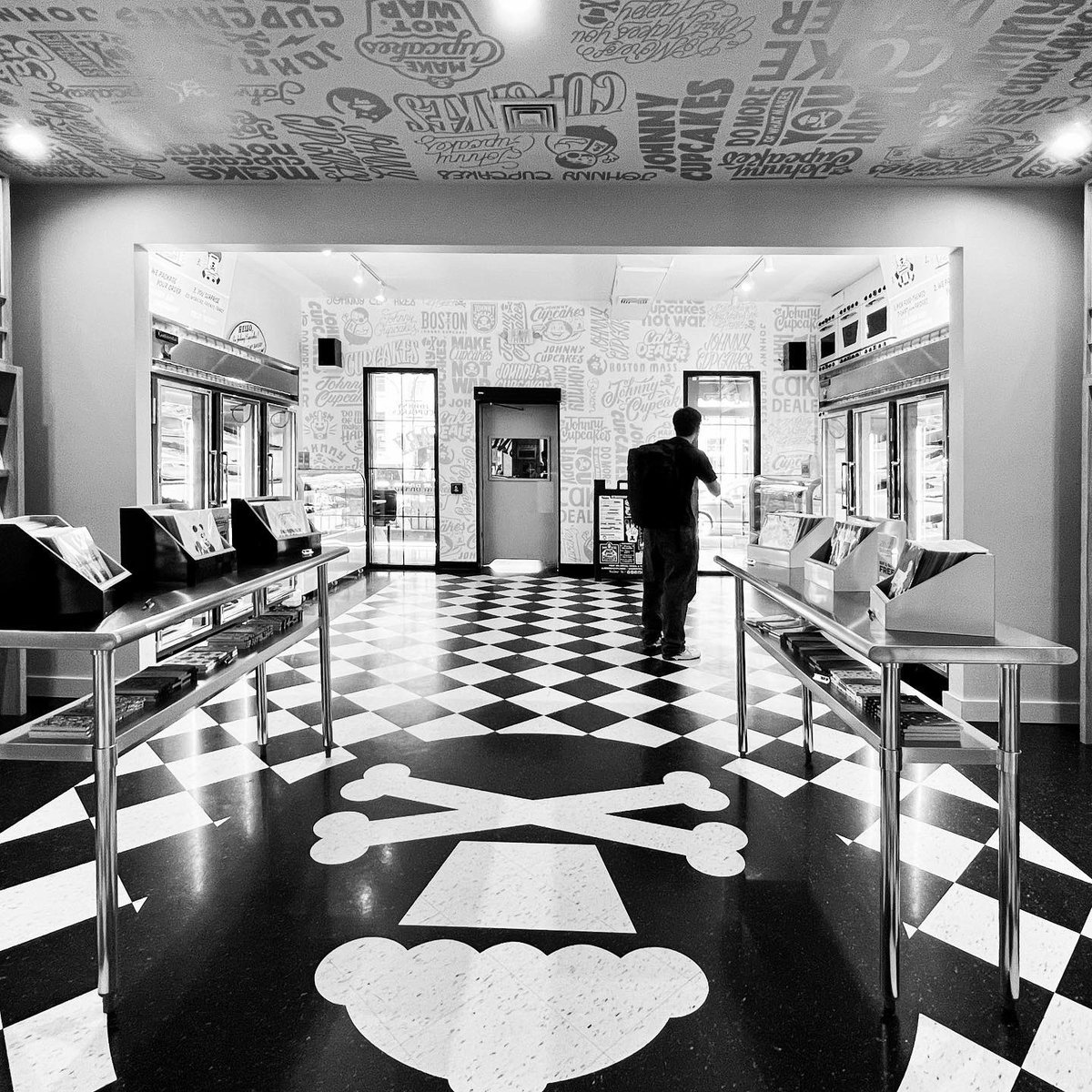 falloutstudio's tweet photo. On the road, TX Main Street in Boston for Natβl Conference | #mediumisthemessage #art #architecture #design #graphicdesign #indiedesign #shopsmall #wearemainstreet #mainstreetnow #blackandwhitephotography https://t.co/AlIBa29Ppz