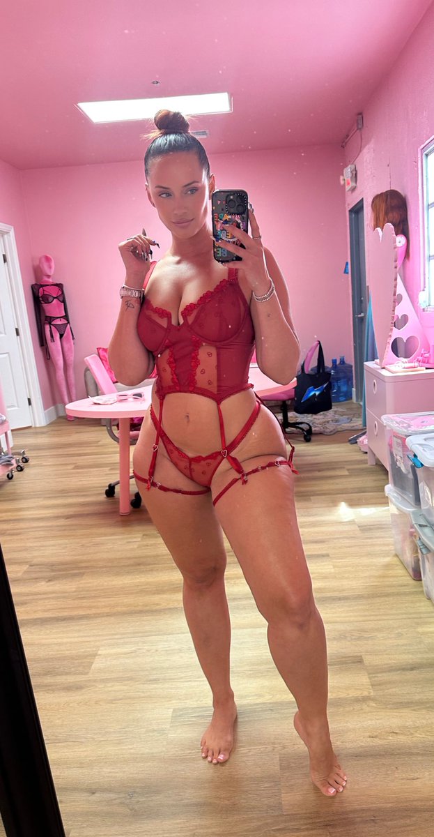 YesJulz's tweet photo. Went to visit @valentinavoight today 😍💕 https://t.co/9rLizYWRfG