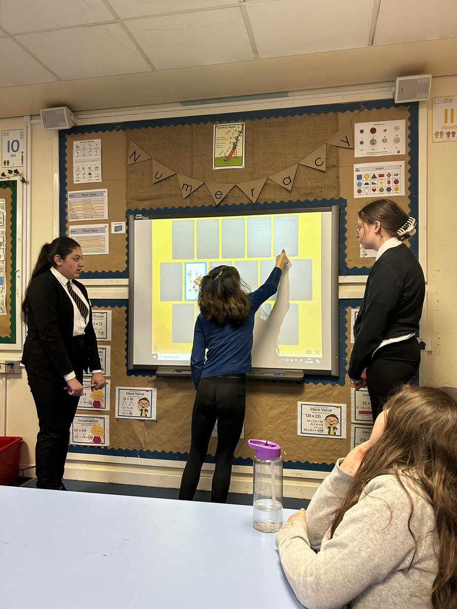 Miss Prentice & The Hive 🐝 tweet media