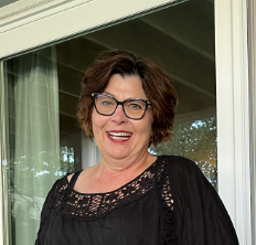 fischerlasereye's tweet photo. Happy Birthday to our amazing practice manager, Val! 🎂 Your hard work, dedication, and positive attitude make our workplace a better place. Today, we celebrate you and all the wonderful things you bring to our workplace! 🎈🎁🎊 https://t.co/A5SaLpx1vu