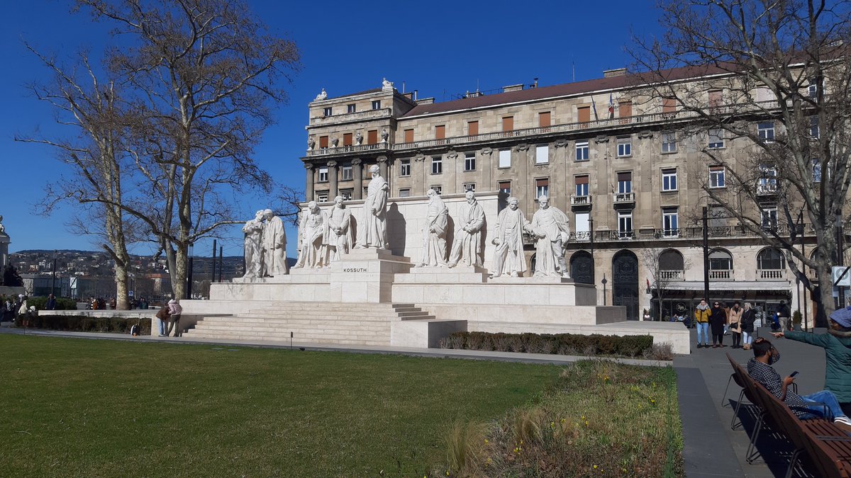 PilgrimBudapest's tweet photo. In a month @Pontifex would celebrate H.Mass on #KossuthSquare in front of HU Parliament (the world's most beautiful one).
It's called Main Square of the Nation & recalls many episodes of HU history & traditions.
👇
https://t.co/Hjp93B6vPX
Places of 🇻🇦#PopeInHungary🇭🇺 https://t.co/7h8mOnlB2K