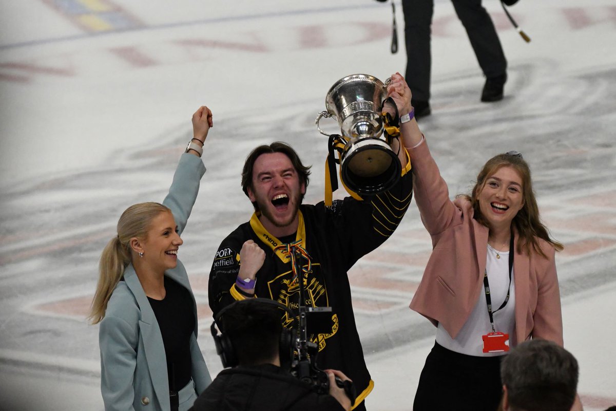 UNIVERSITY OF SHEFFIELD ARE YOUR VARSITY CHAMPIONS!  🏆

We've done it again for the 9th year, congratulations to everybody who made it happen 🖤💛