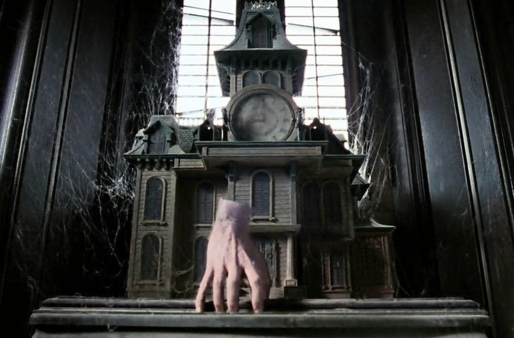 deathndhorror's tweet photo. The Addams Family (1991) https://t.co/XKWvwIY0bP