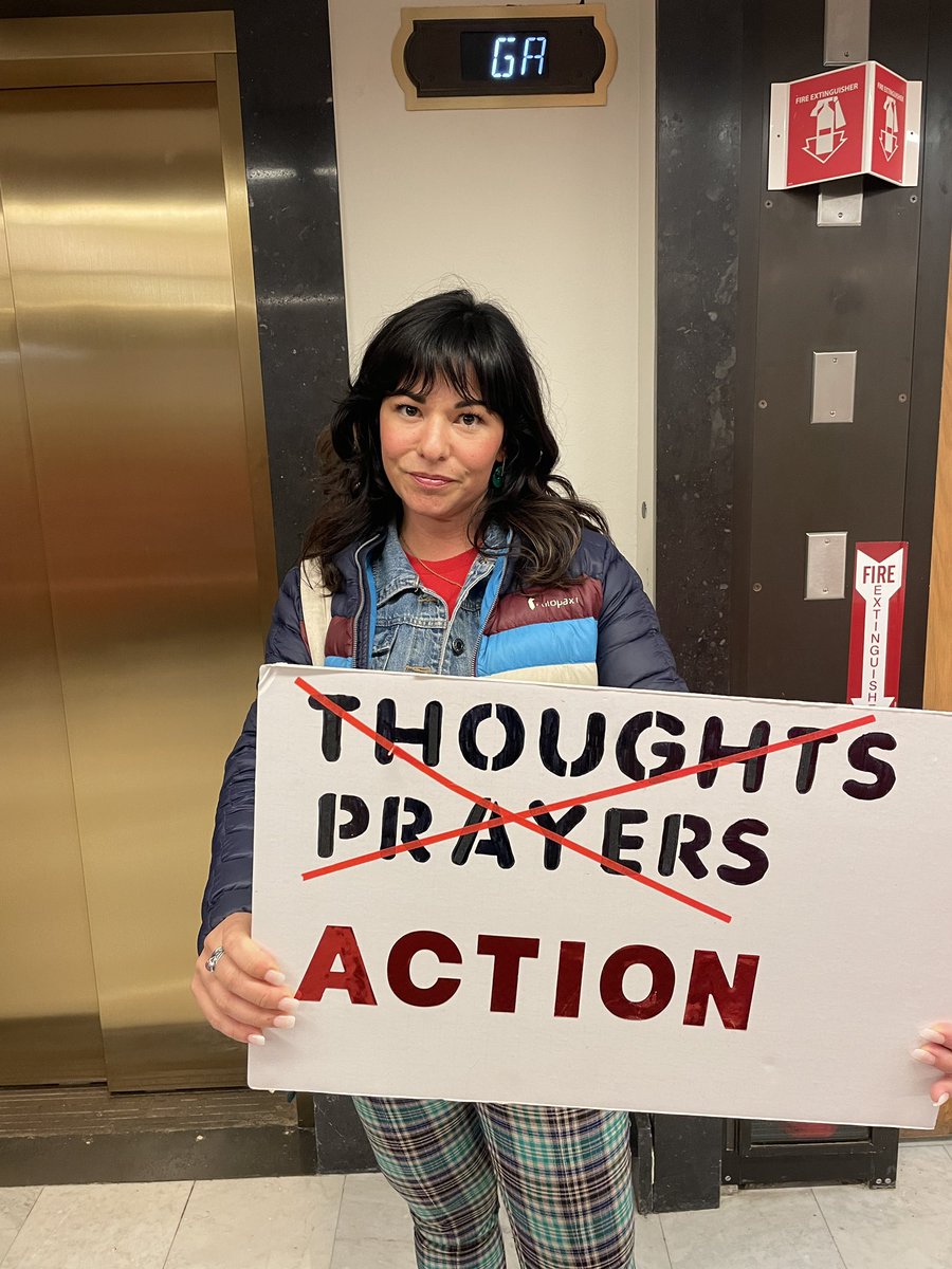 Amy Votes for Gun Sense Candidates tweet media