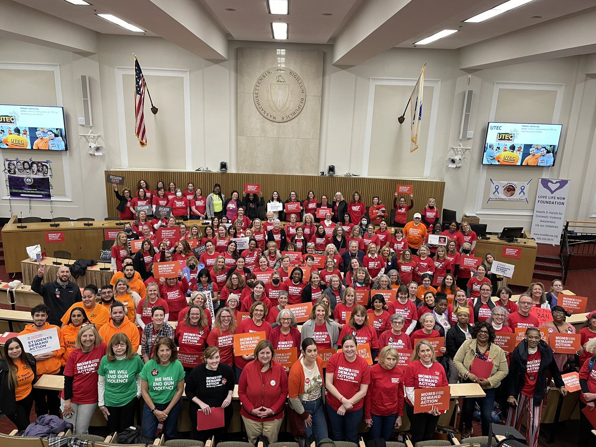 Amy Votes for Gun Sense Candidates tweet media