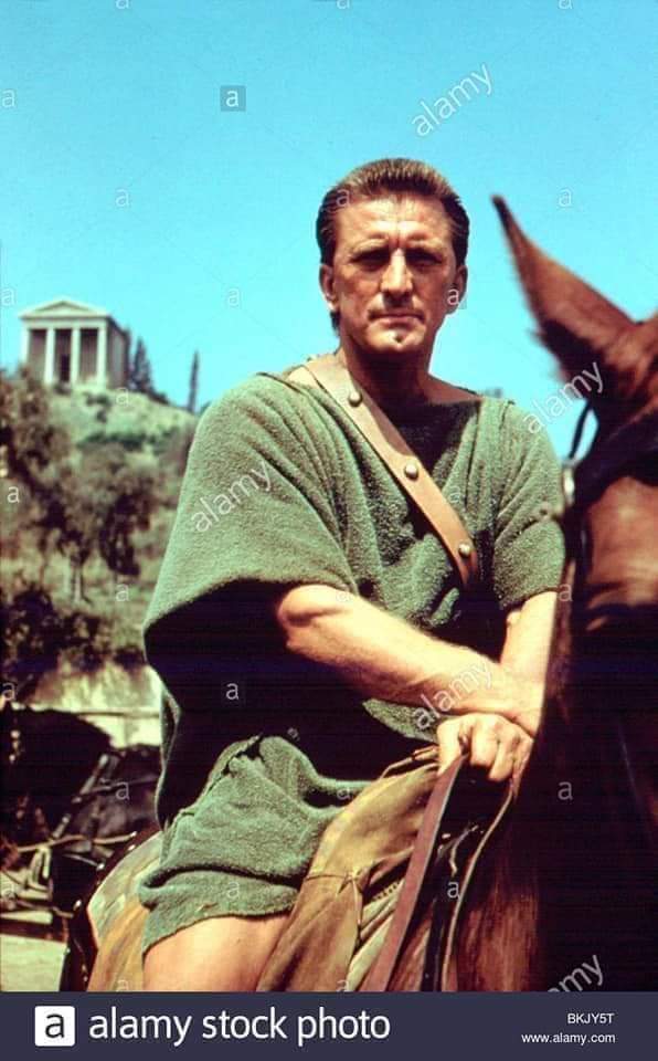 ....#CineHistórico   Óscar al Mejor Actor de reparto para Peter Ustinov ( Batiato propietario de la escuela de gladiadores), así como Mejor diseño de vestuario - Color, Mejor diseño de producción - Color, y .Mejor fotografía - Color.....