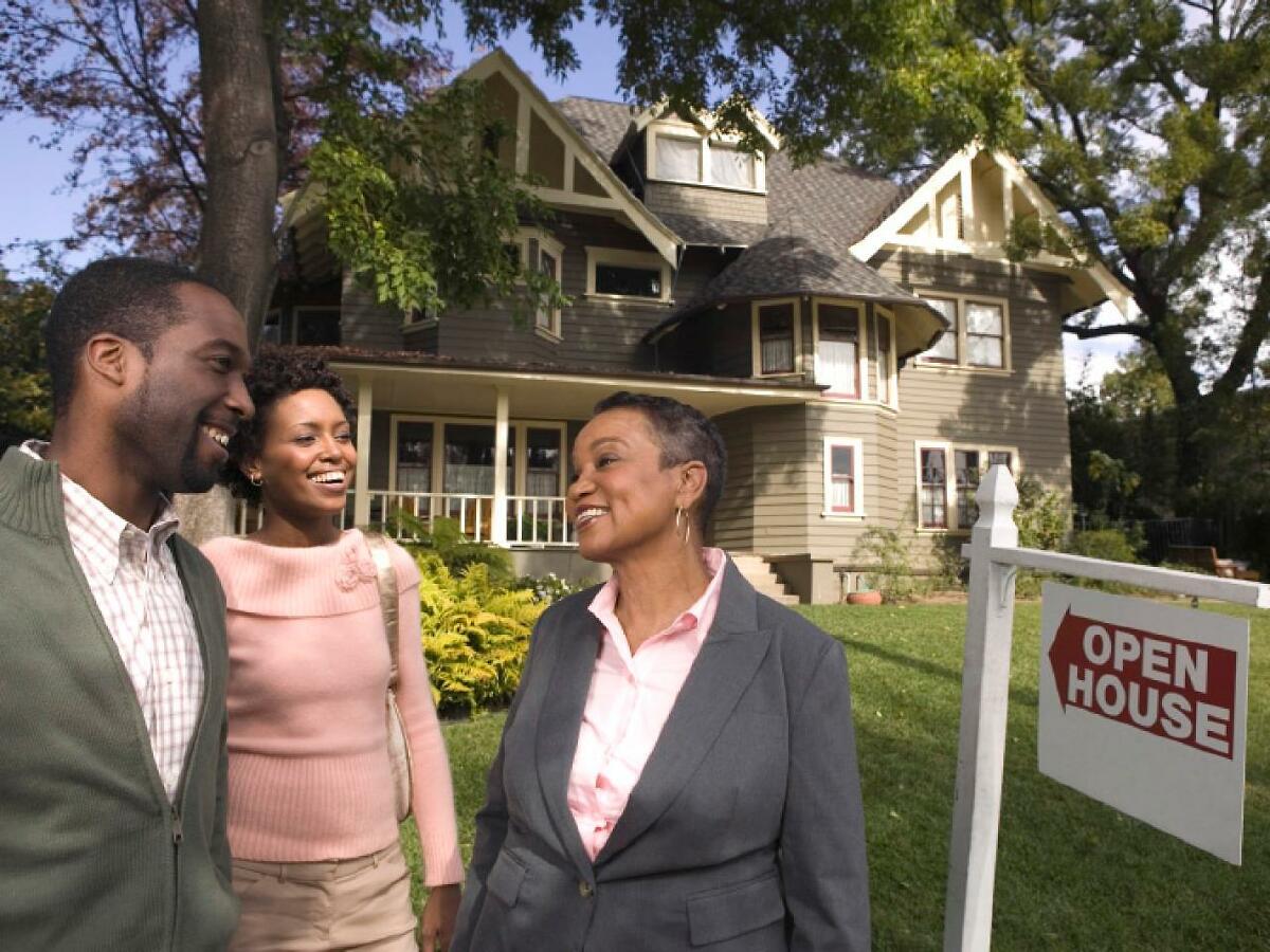 bhamedge's tweet photo. The median downpayment is now 10% of the purchase price of the house, off its peak of 17.5%, (which amounted to $65,000), in May 2022. https://t.co/G4nQlqrLwh https://t.co/kcWlGmF4oO