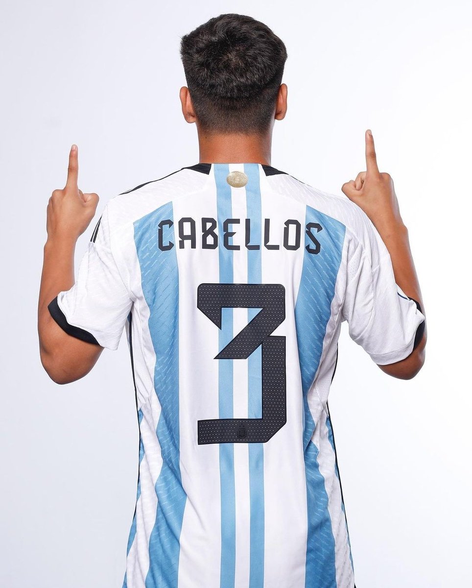 Gonzalo Escudero (defensor central cat. 2007) y Axel Cabellos (lateral izquierdo cat. 2006) son los representantes de <a href="/RacingClub/">Racing Club</a> en <a href="/Argentina/">🇦🇷 Selección Argentina ⭐⭐⭐</a> en el Sudamericano Sub17. El viernes a las 21hs debutan ante Venezuela. 🔵⚪
