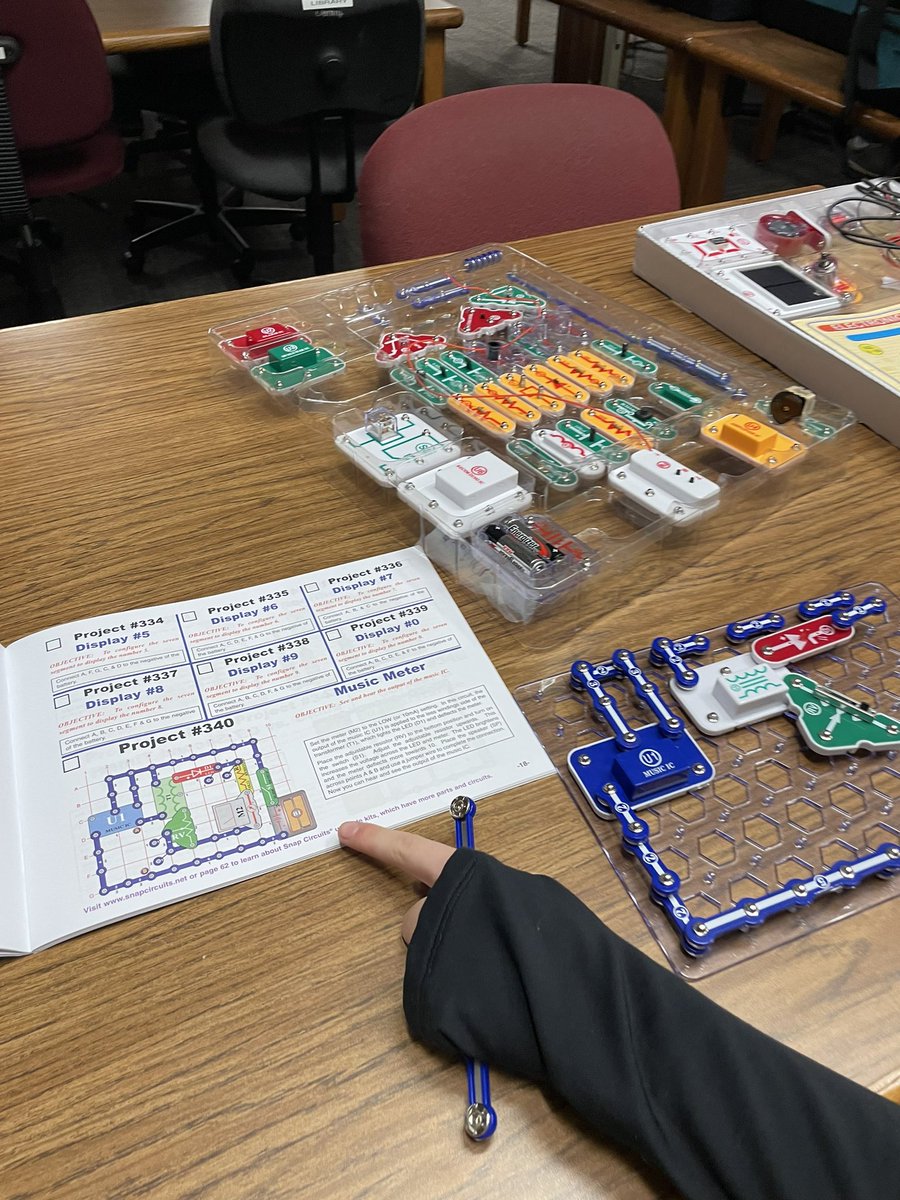 GrayMetcalf's tweet photo. I had a blast at Sulphur Springs today! CTE lab is impressive! I saw pure engagement. I also saw a school with a climate and culture that was THRIVING, with happy teachers, happy students and happy staff. Such a wonderful environment to learn and grow. @WCDE_TN @SSSGamecocks https://t.co/beo9pqp3kr