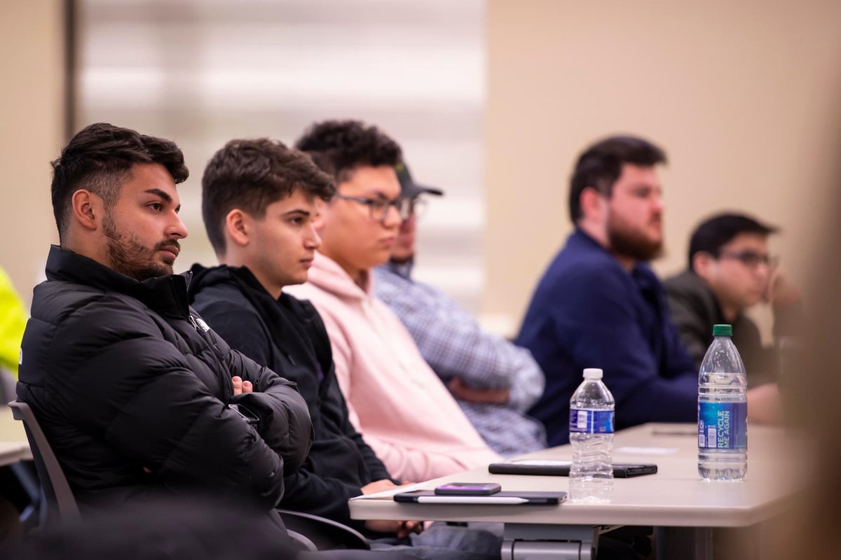 Western Illinois University tweet media