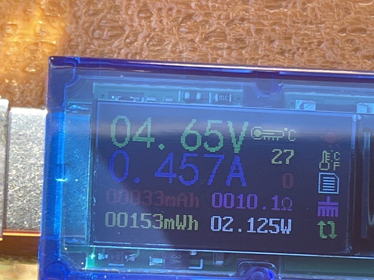 MOmilianMFS's tweet photo. Good day to charge up our usb battery banks with the solar charges we built this week @mfsfox .  A full charge in 3 hour of sunshine. https://t.co/fMm83Jtsfe