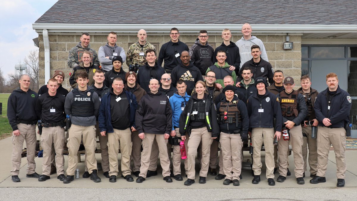 IndianaLawEnfo1's tweet photo. It's the final breakout week for the 229th Basic Session!  "A" Squad is training in EVO🚓 and "C" Squad is training in STOPS. 🚔
#ILEABasicClass229 #STOPS #EmergencyVehicleOperations #IndianaPolice #BreakoutWeek https://t.co/CDuHkEDuaI
