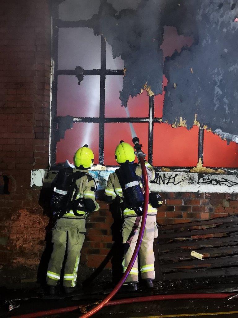 More 📸 from last night's incident in Sheffield.

Big shout out to Control room operators who are the unseen heroes behind our response to large scale incidents like this.