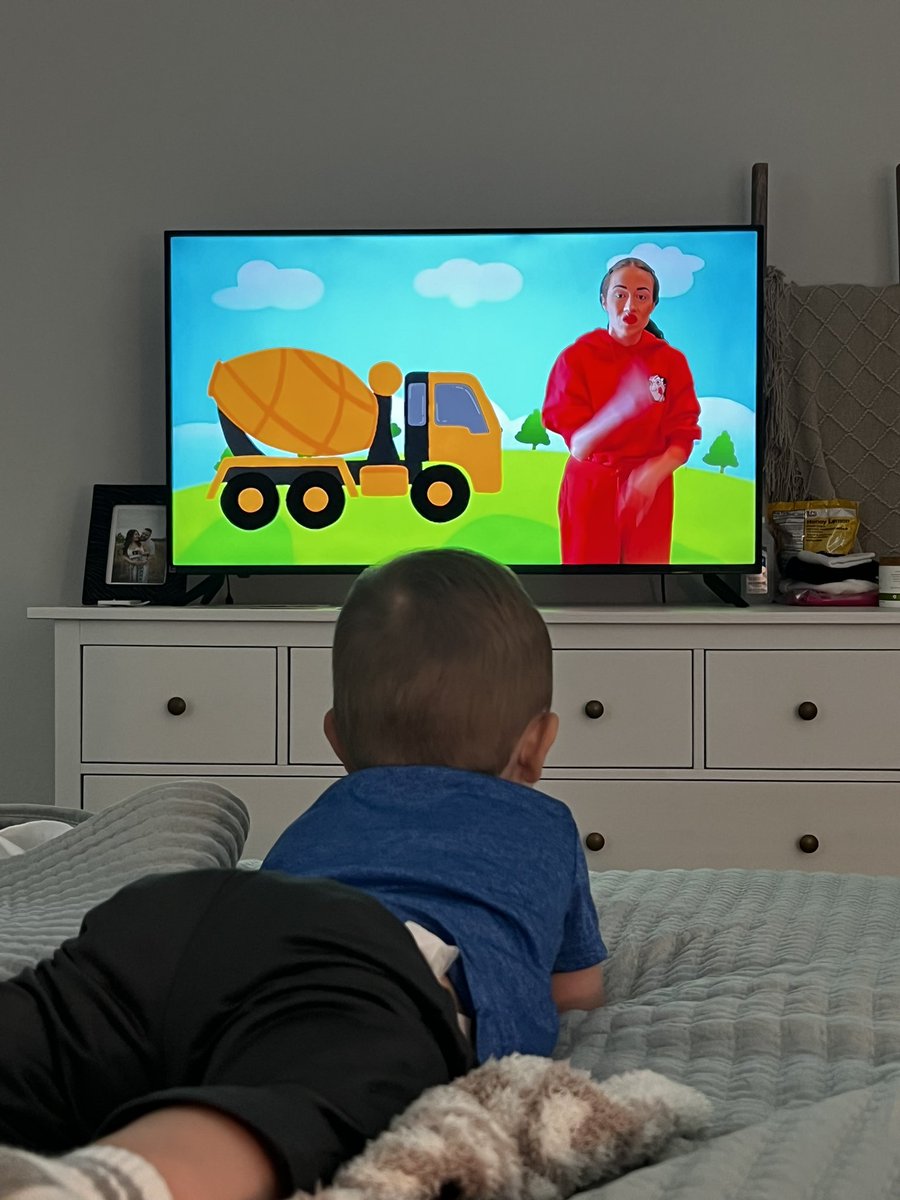 angeeliicathom's tweet photo. @ColleenB123 @MirandaSings my son is obsessed with your video that you made for your kids. He’s smiling and laughing and singing along!! 😍 https://t.co/h6h4YXcahQ